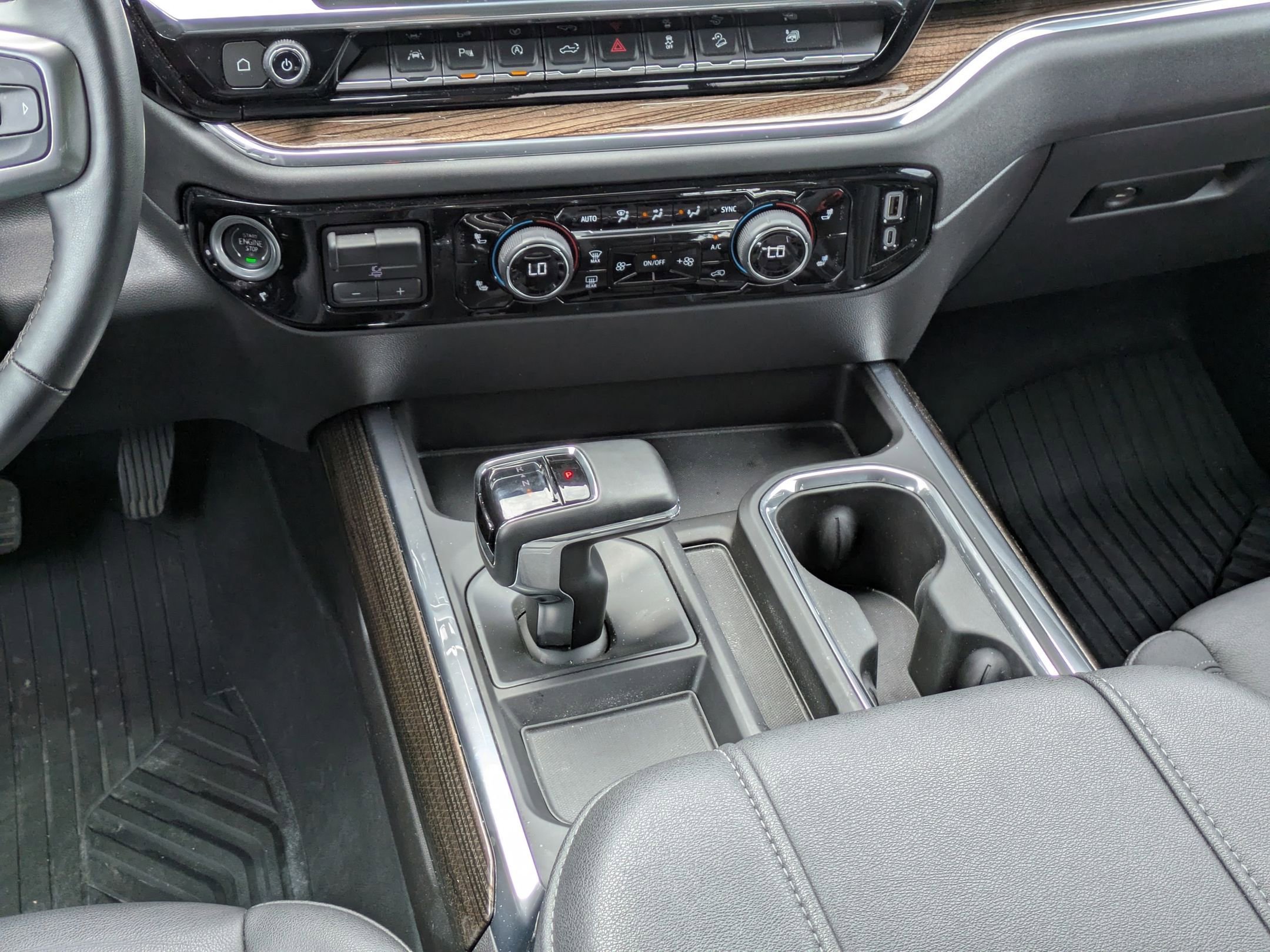 Used 2024 Chevrolet Silverado 1500 LT Trail Boss w/ LT Trail Boss Premium Package image 18