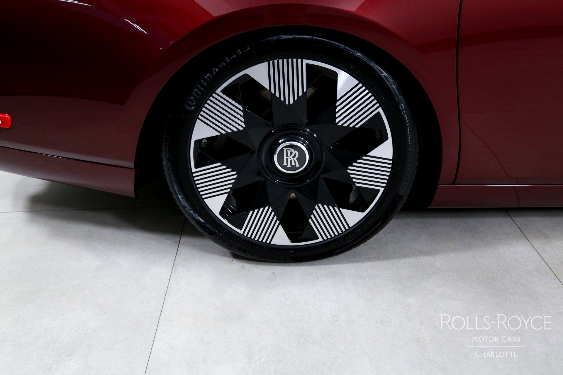 Used 2019 Rolls-Royce Phantom Sedan image 39