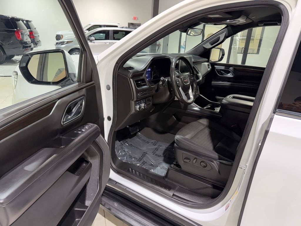 Used 2021 GMC Yukon XL SLE w/ Gmc Pro Safety Plus Package AWD/4WD image 17