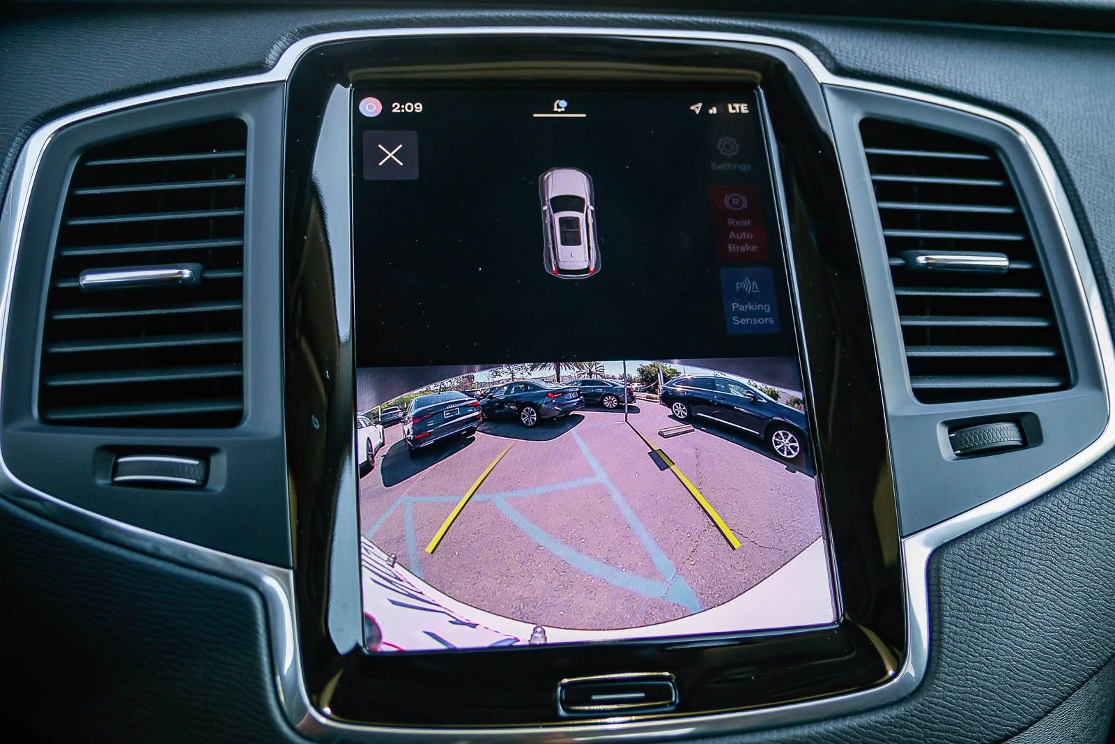 Used 2023 Volvo XC90 B5 Core image 26