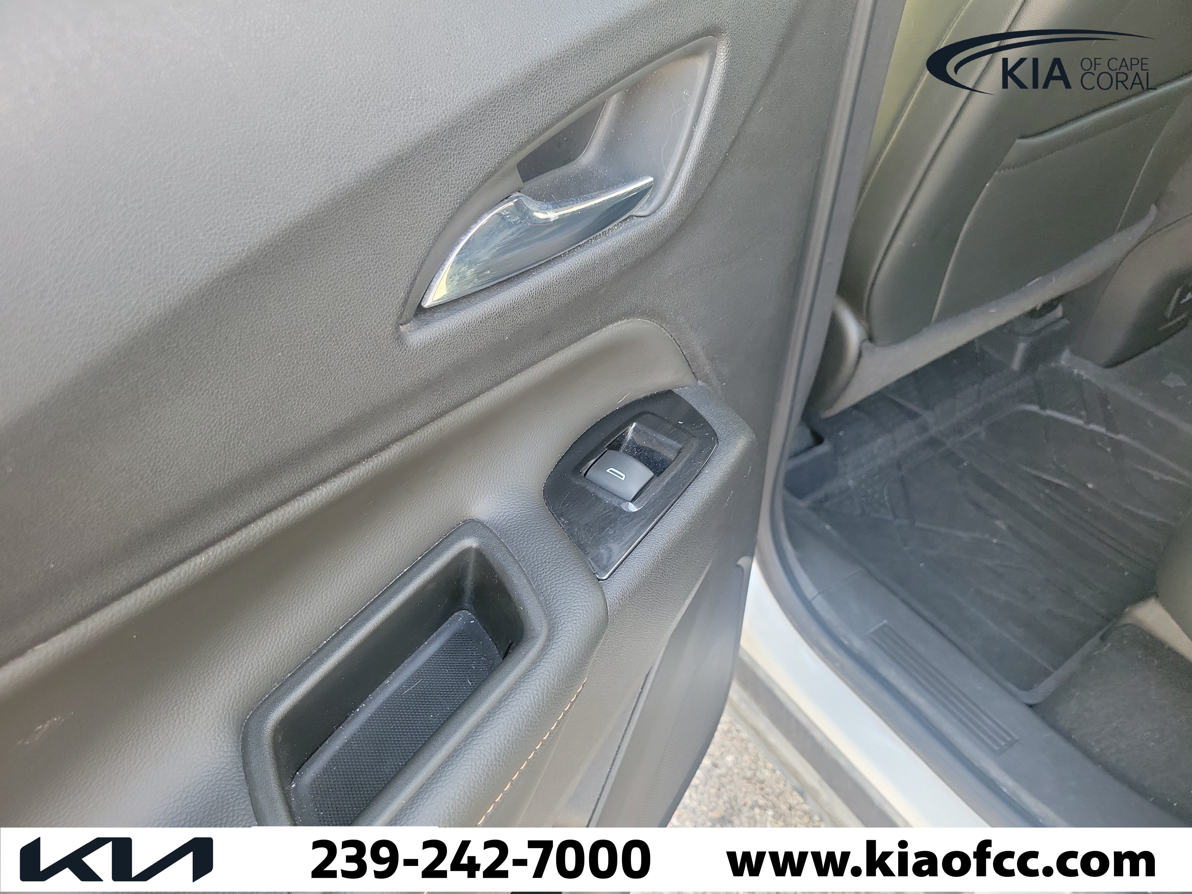 Used 2022 Chevrolet Equinox Premier w/ Redline Edition FWD image 12