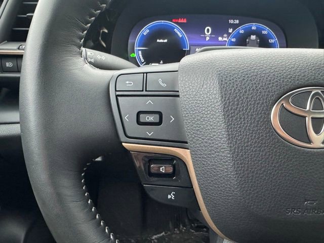 Used 2025 Toyota Crown Signia w/ Advanced Technology Package image 26