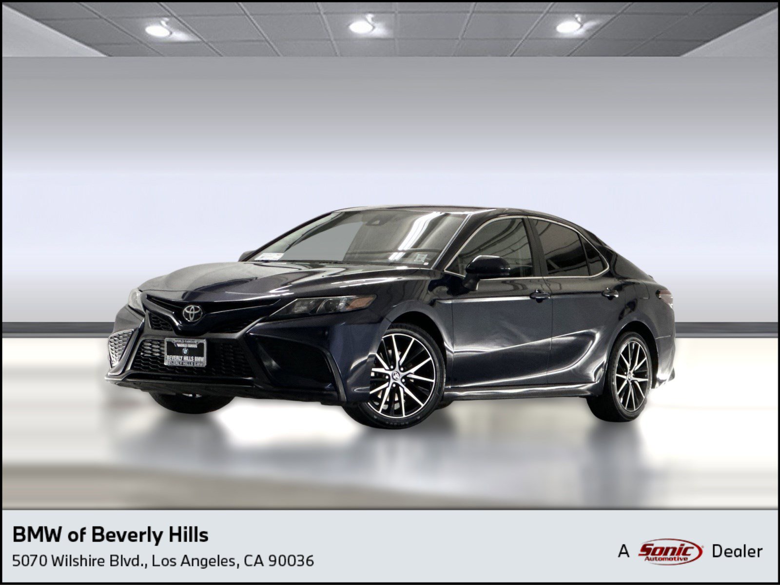 Used 2021 Toyota Camry SE image 1
