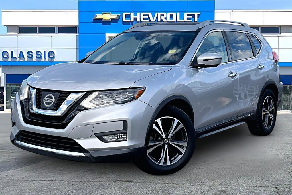 Used 2017 Nissan Rogue SL w/ SL Premium Package FWD image 2