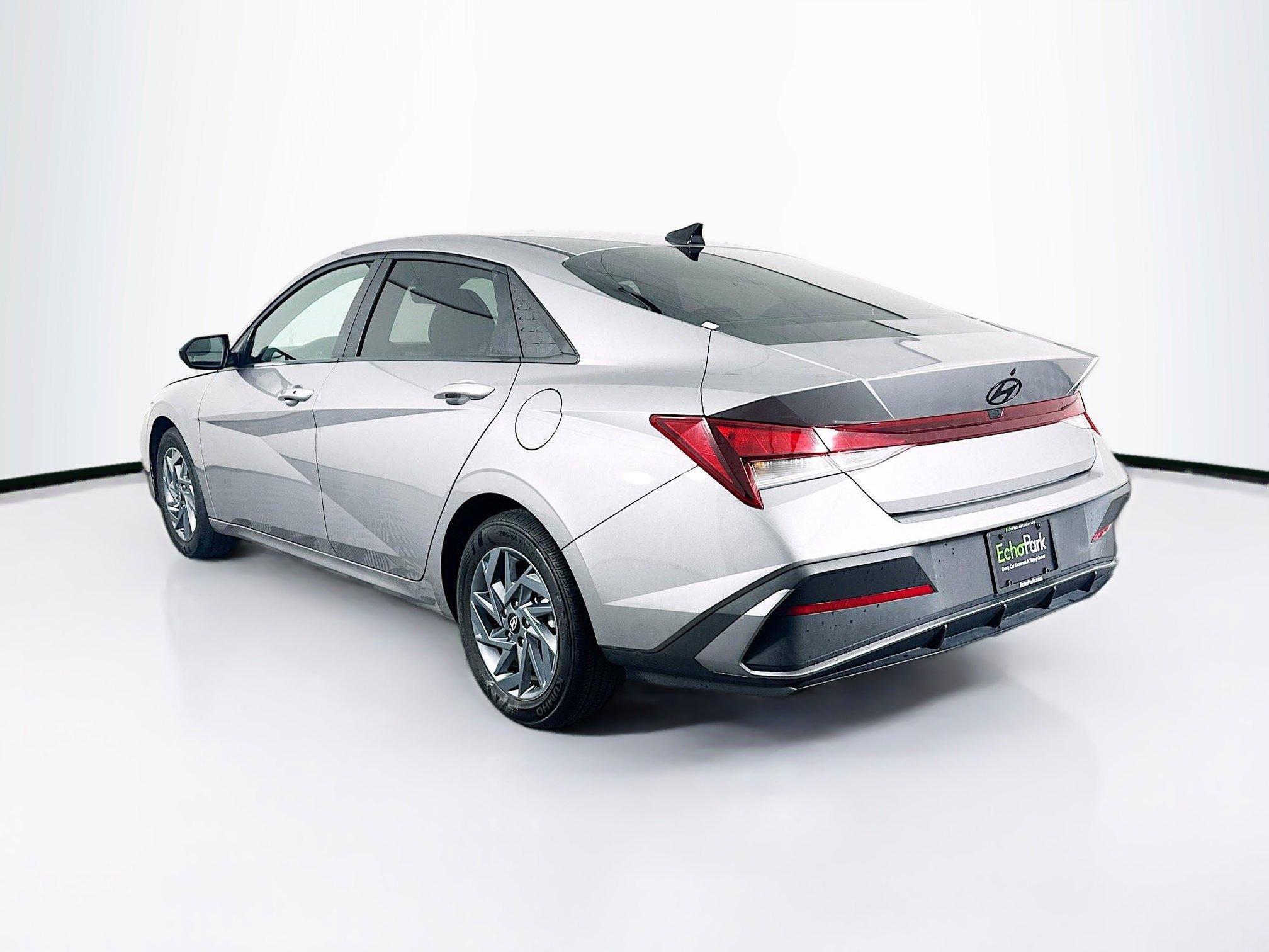 Used 2024 Hyundai Elantra SEL image 5