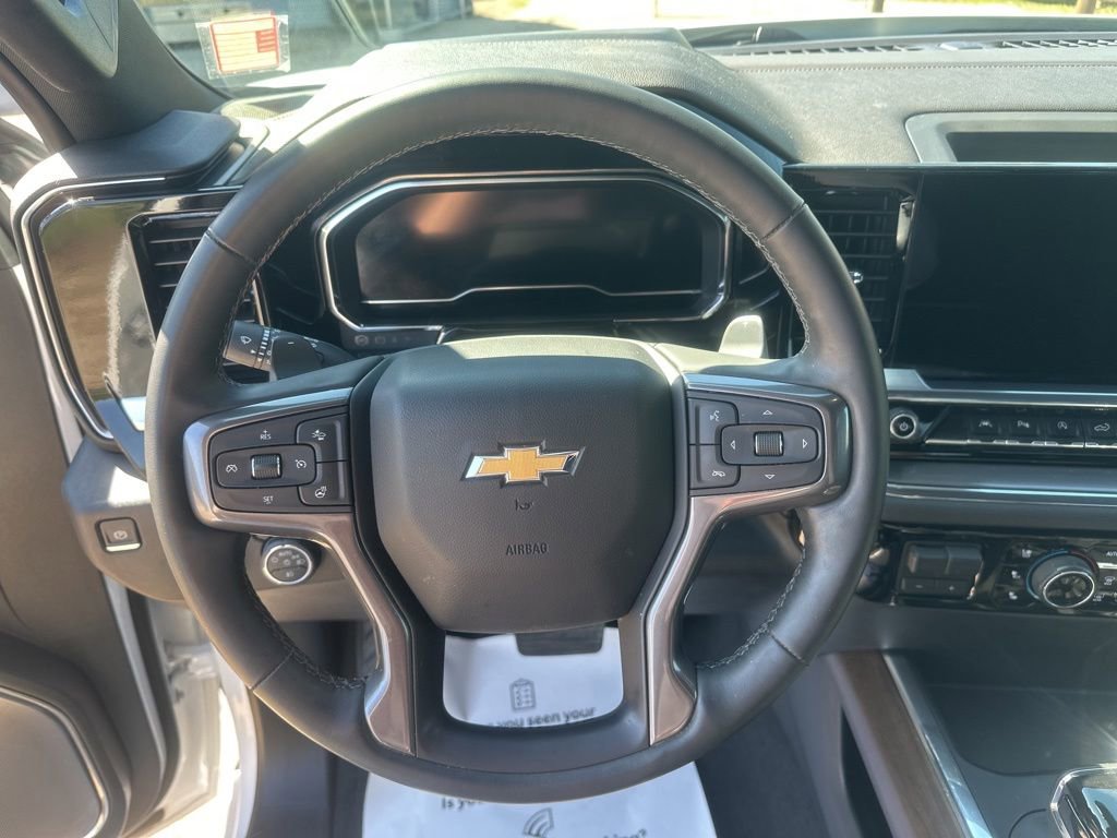Used 2024 Chevrolet Silverado 1500 High Country w/ Technology Package AWD/4WD image 17