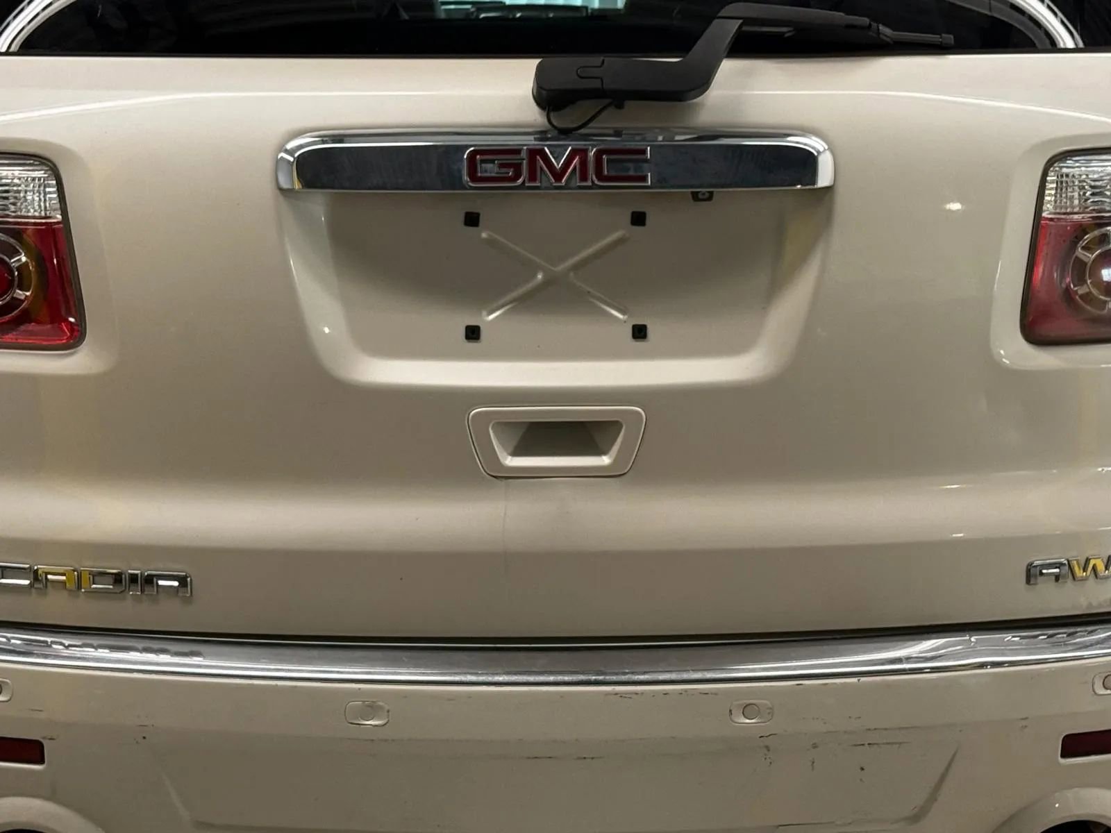 Used 2011 GMC Acadia Denali image 11
