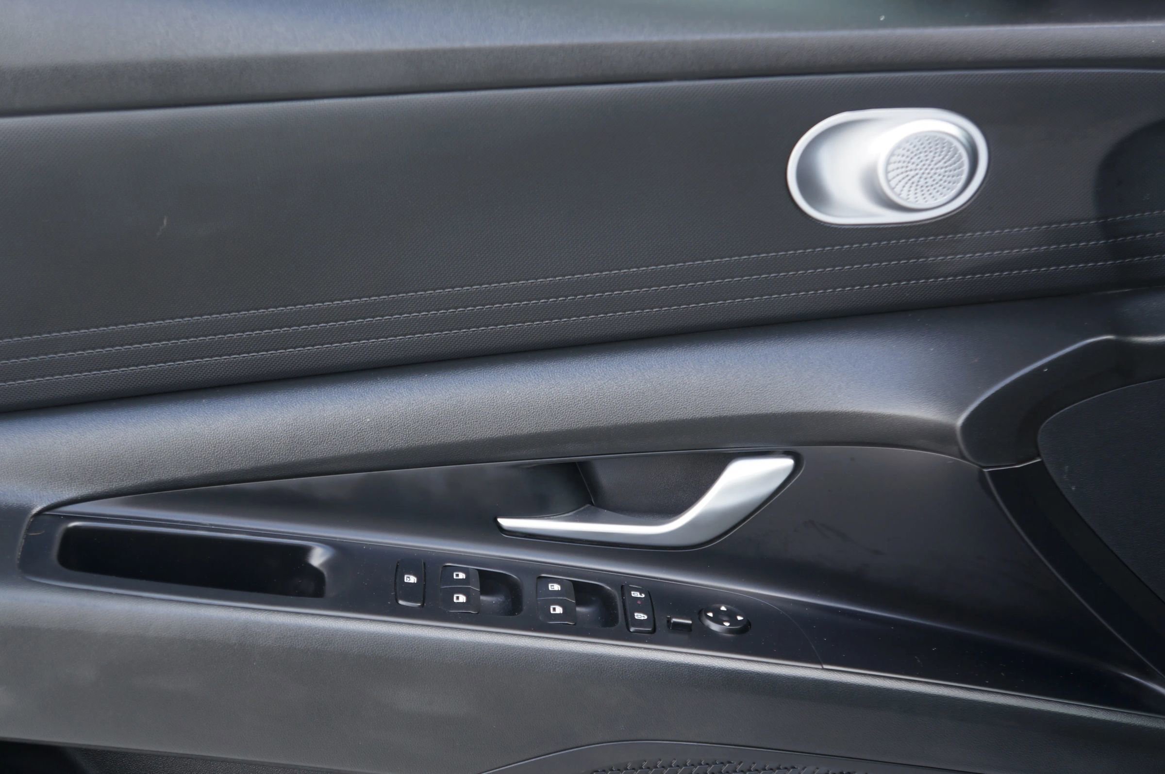 Used 2024 Hyundai Elantra SE image 24