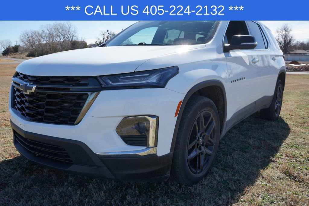 Used 2022 Chevrolet Traverse LT image 2