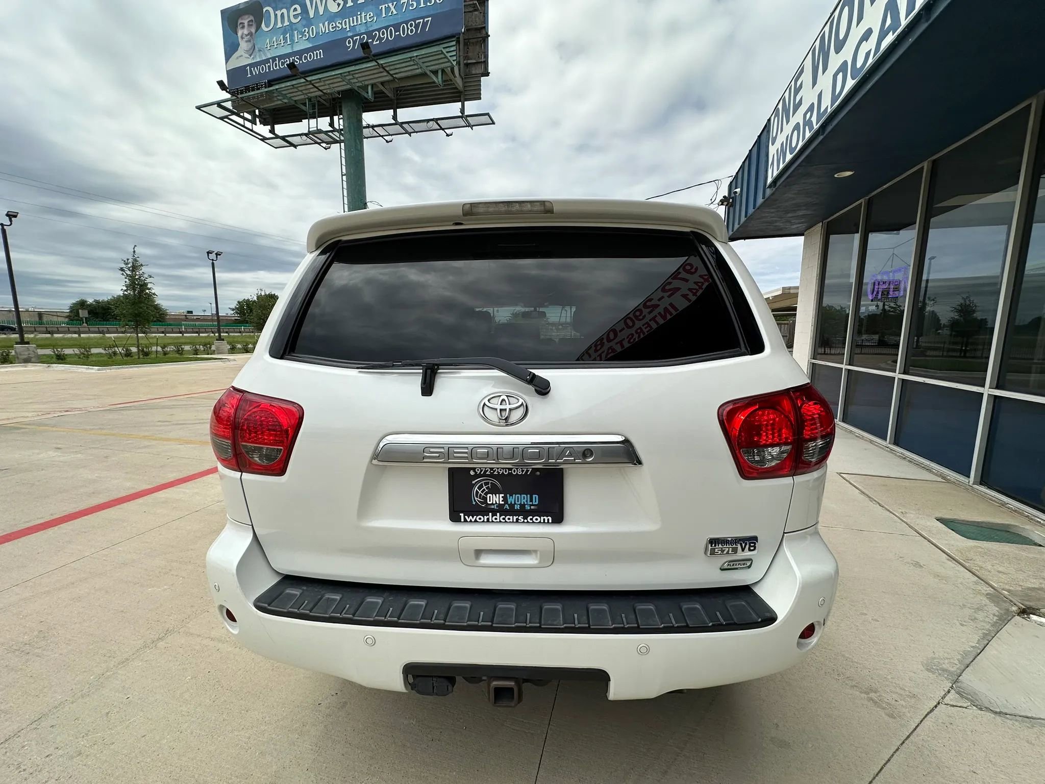 Used 2012 Toyota Sequoia Platinum AWD/4WD image 4
