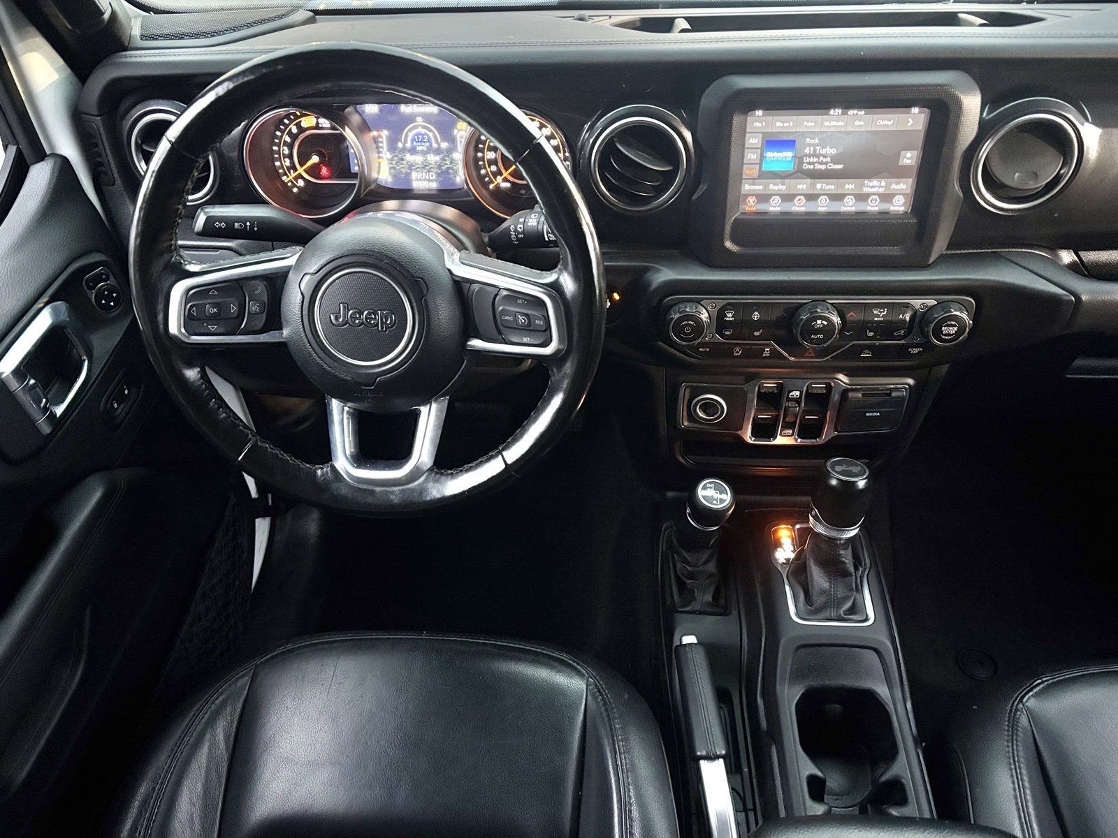 Used 2021 Jeep Wrangler Unlimited Sahara image 3