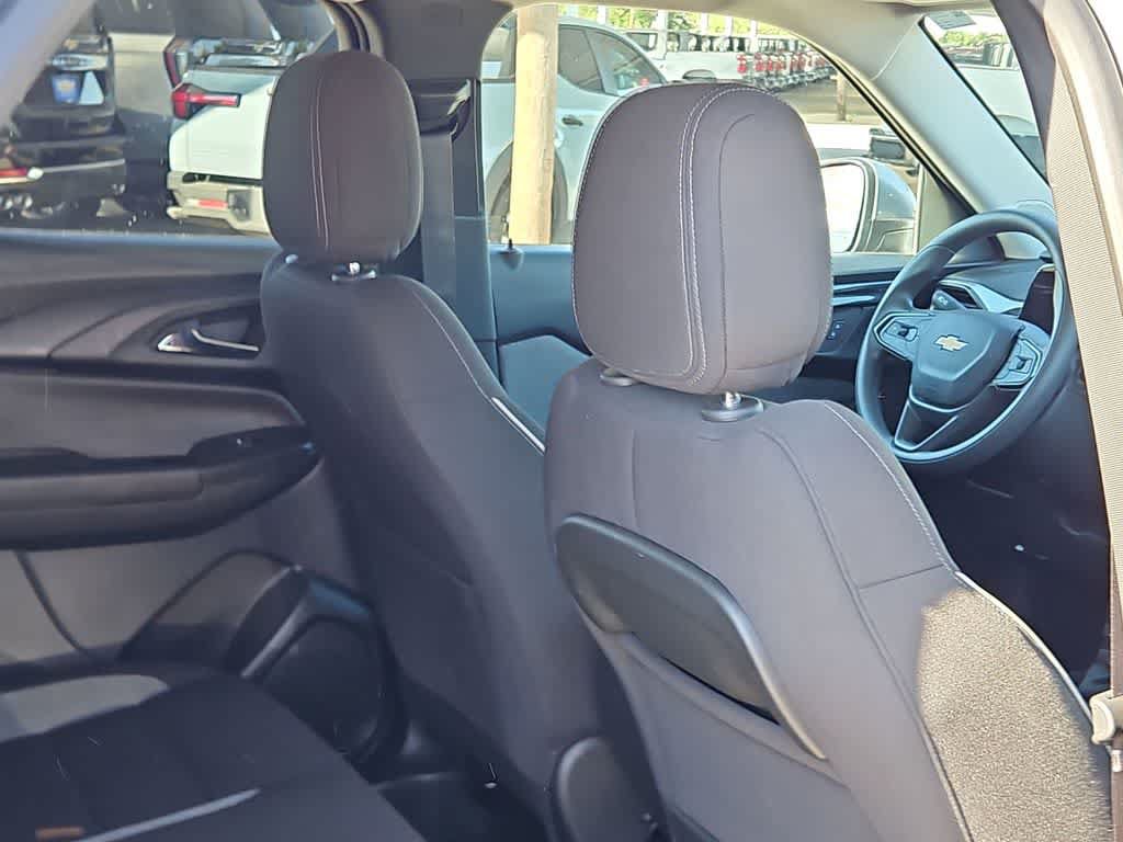 Used 2026 Chevrolet TrailBlazer LT FWD image 17