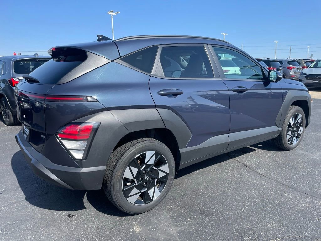 Used 2024 Hyundai Kona SEL AWD/4WD image 3