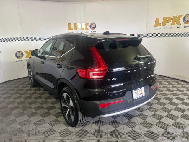 Used 2025 Volvo XC40 B5 Plus AWD/4WD image 7