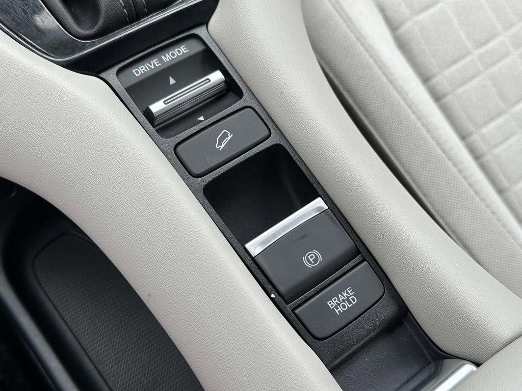 Certified 2023 Honda HR-V LX image 28