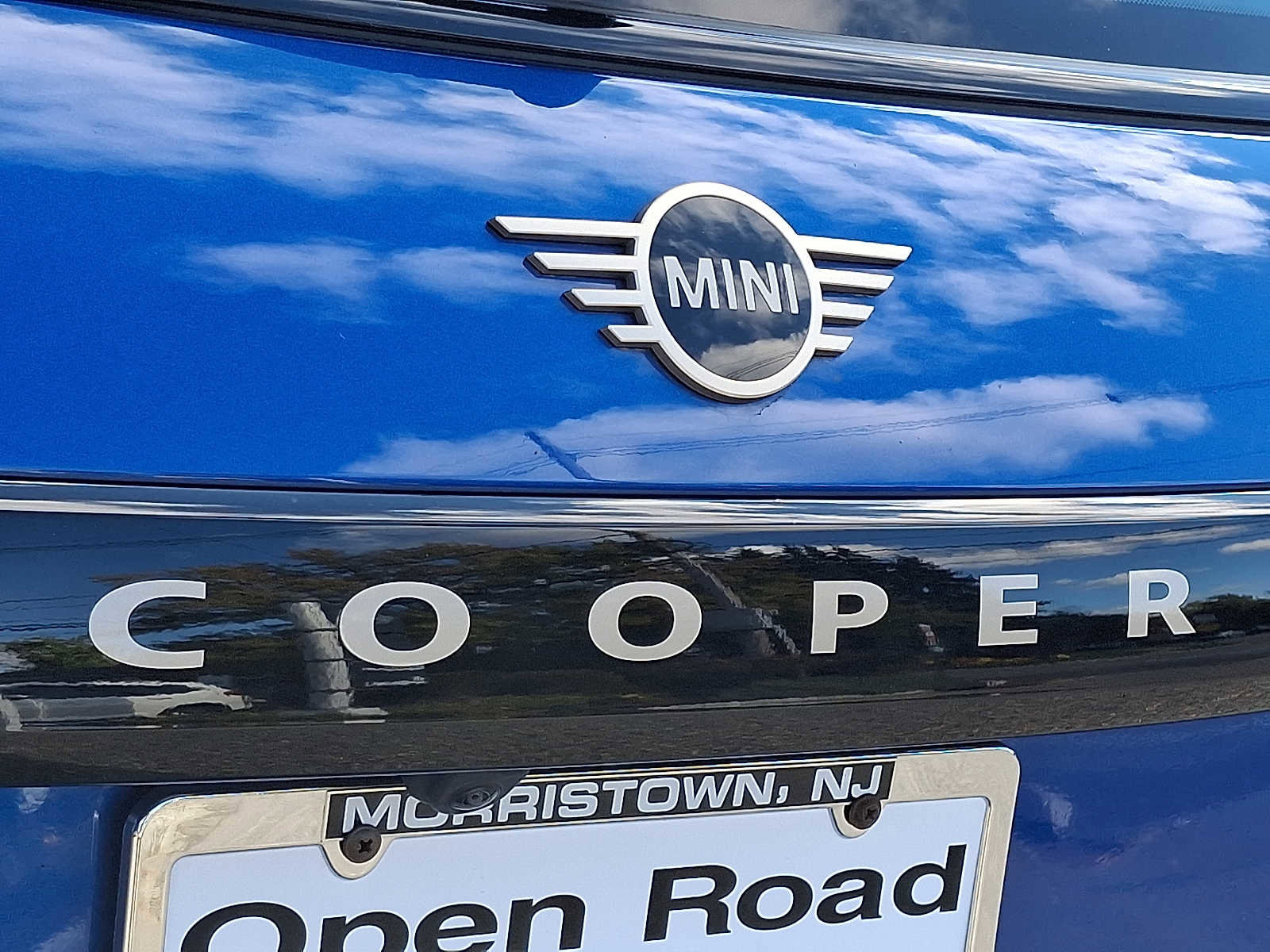 Used 2025 MINI Cooper 2-Door Hardtop image 30