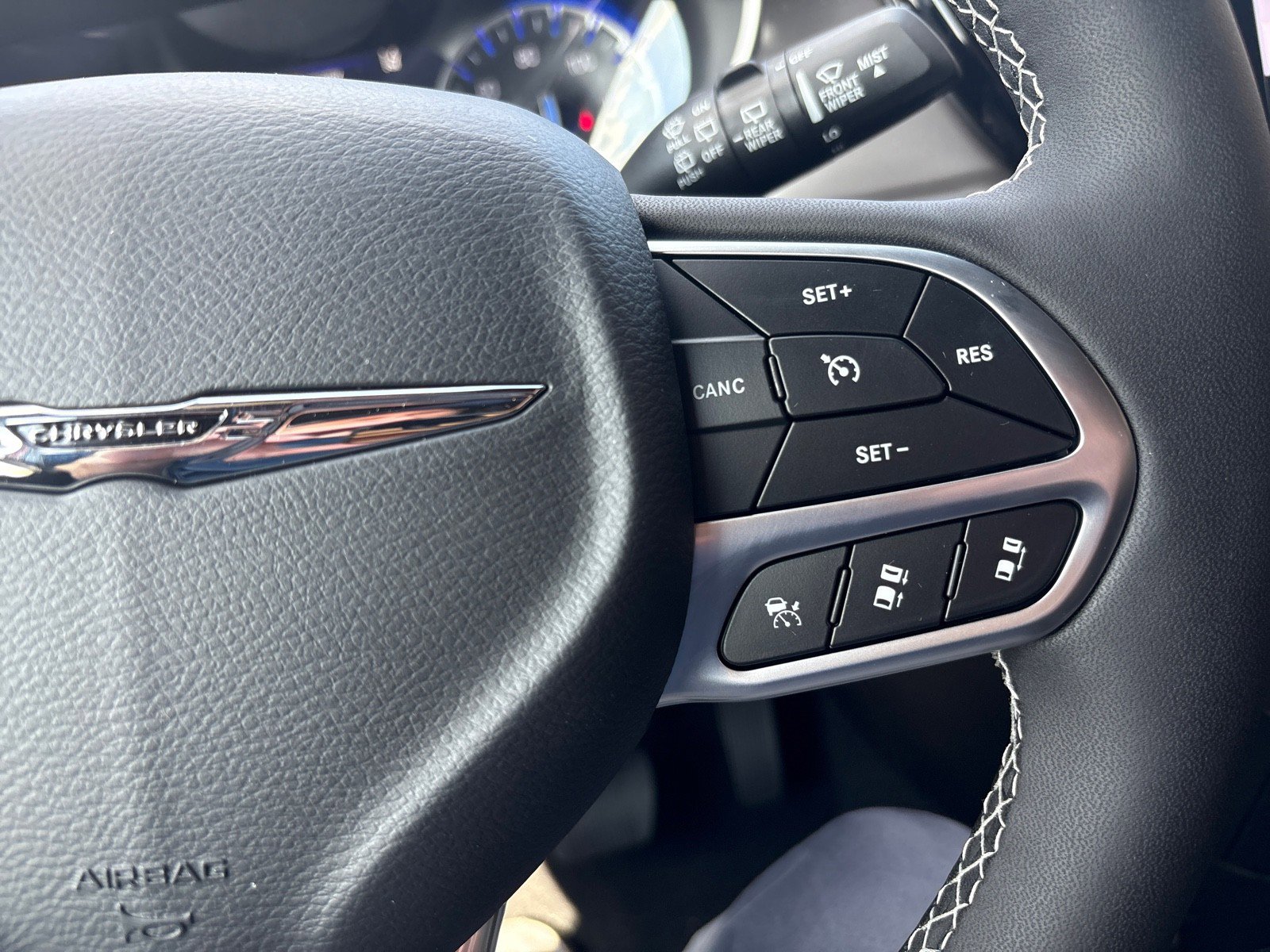 New 2026 Chrysler Pacifica Select image 15