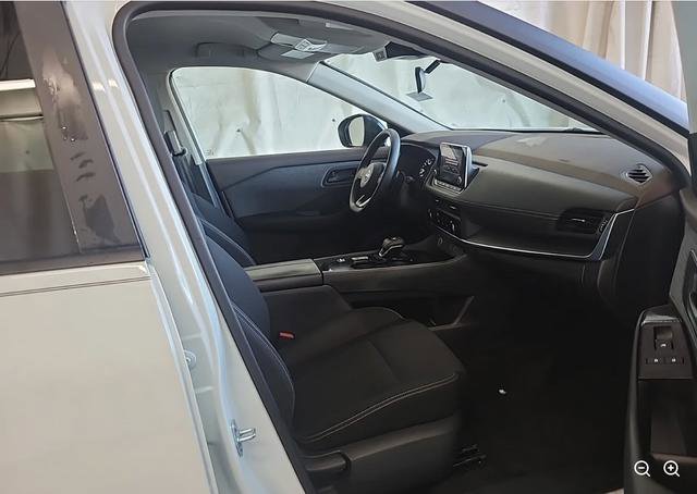 Used 2023 Nissan Rogue S image 16