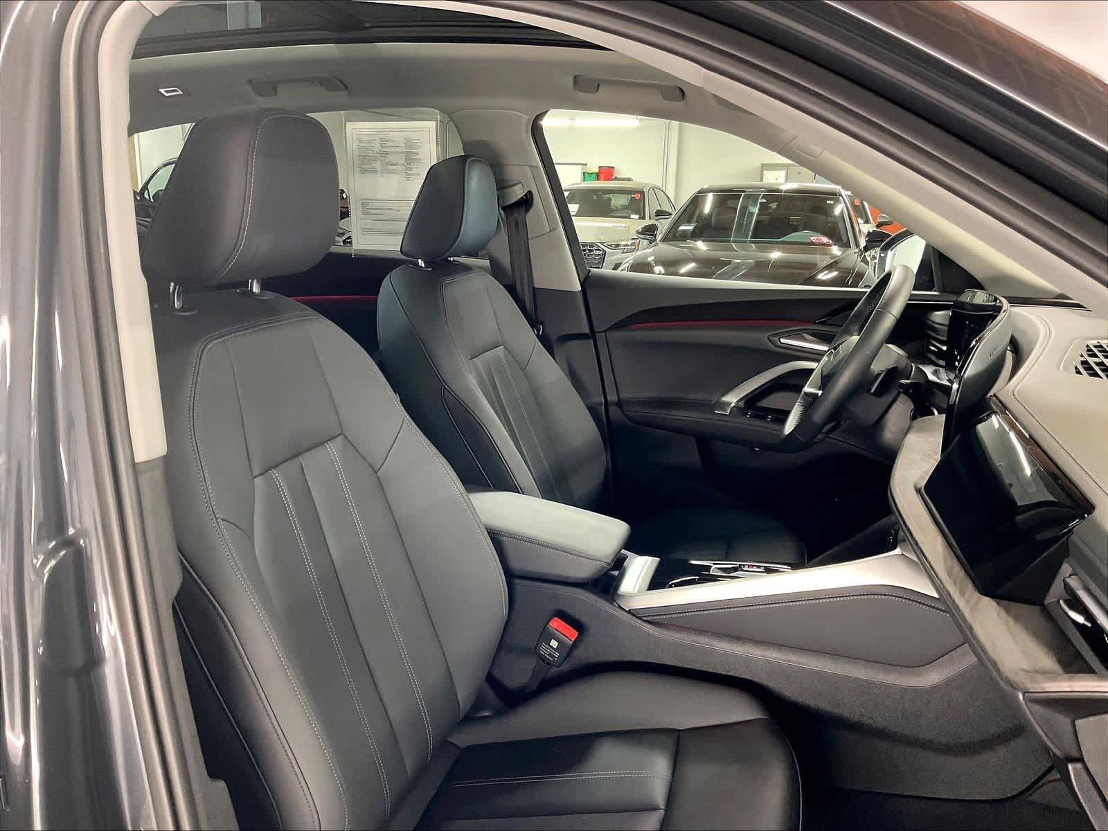 Certified 2025 Audi Q5 Premium w/ Convenience Package AWD/4WD image 10