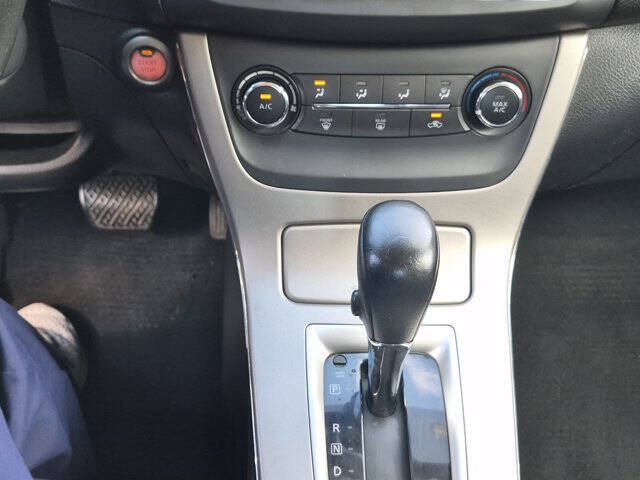 Used 2015 Nissan Sentra SV FWD image 24
