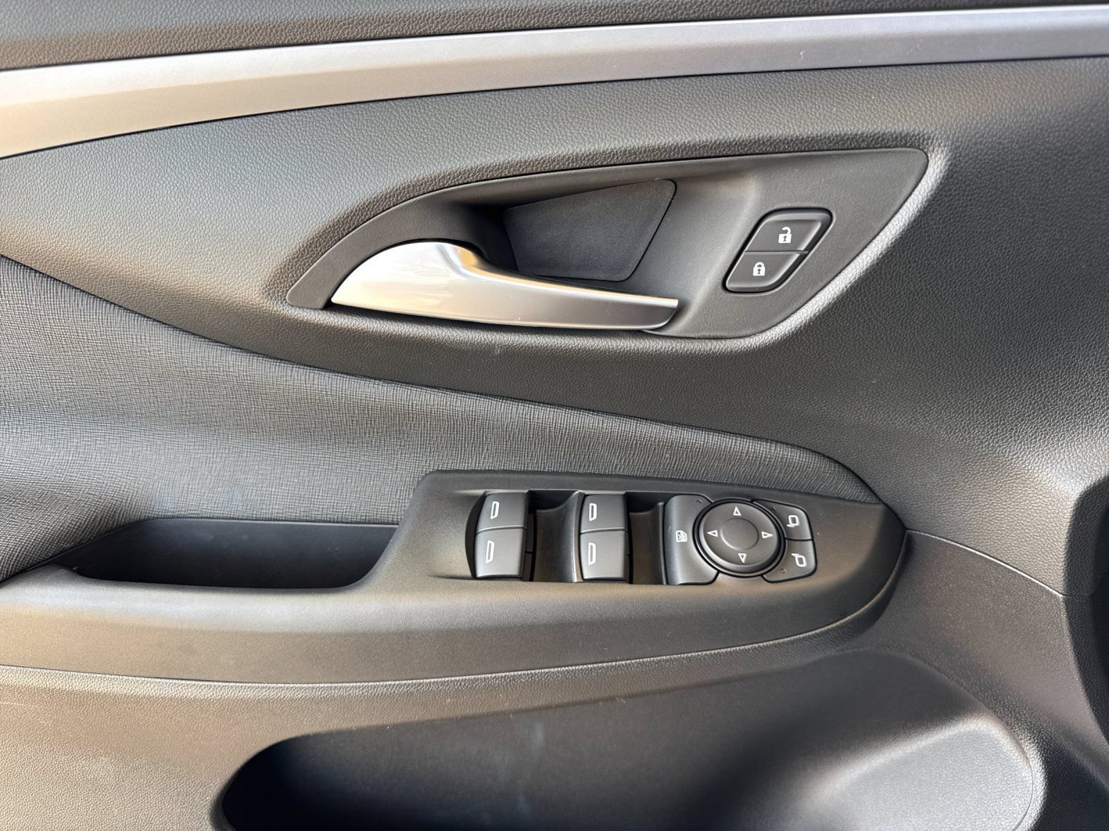 New 2026 Buick Envista Sport Touring FWD image 11
