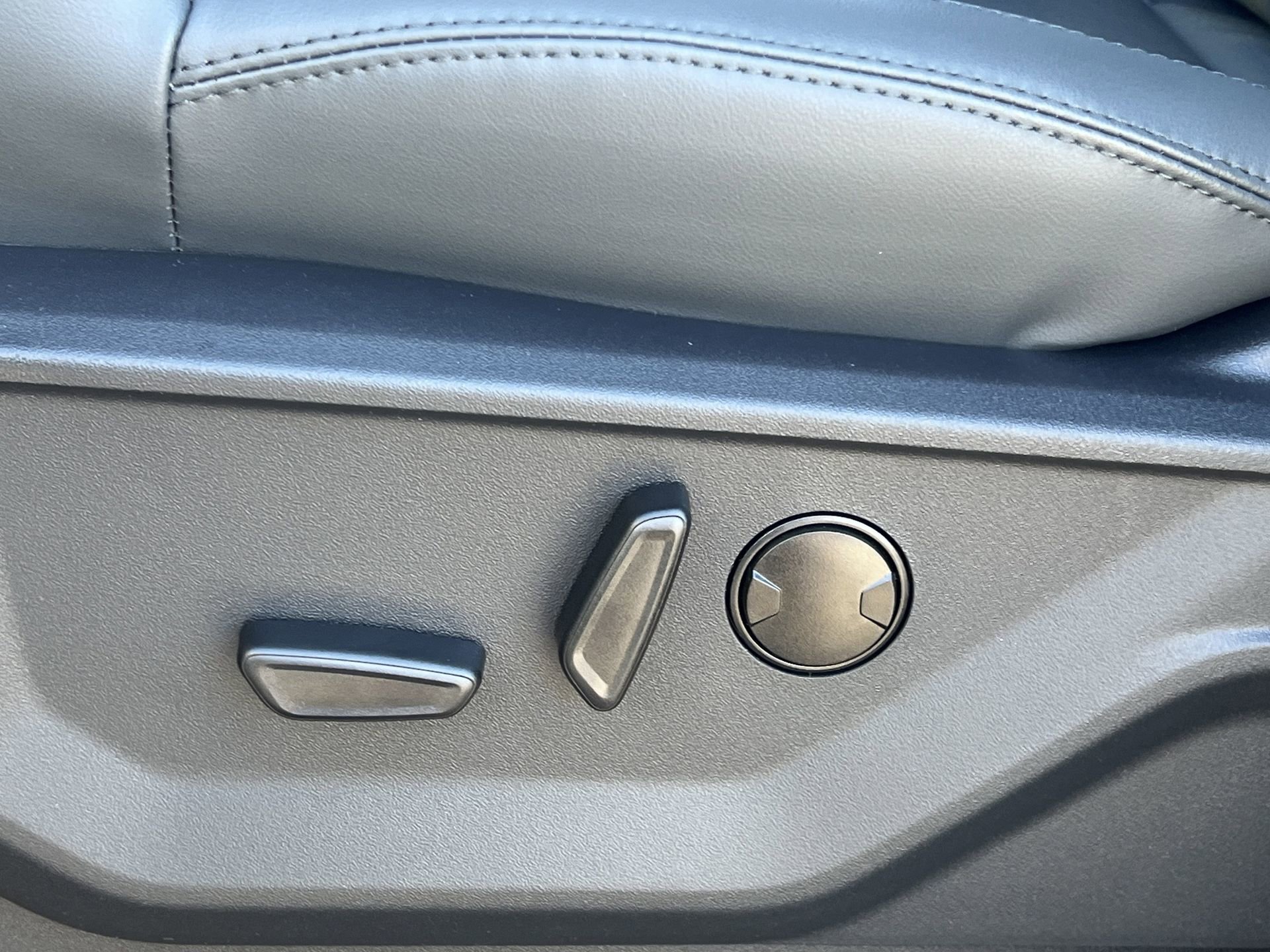 New 2026 Ford Expedition Active image 16