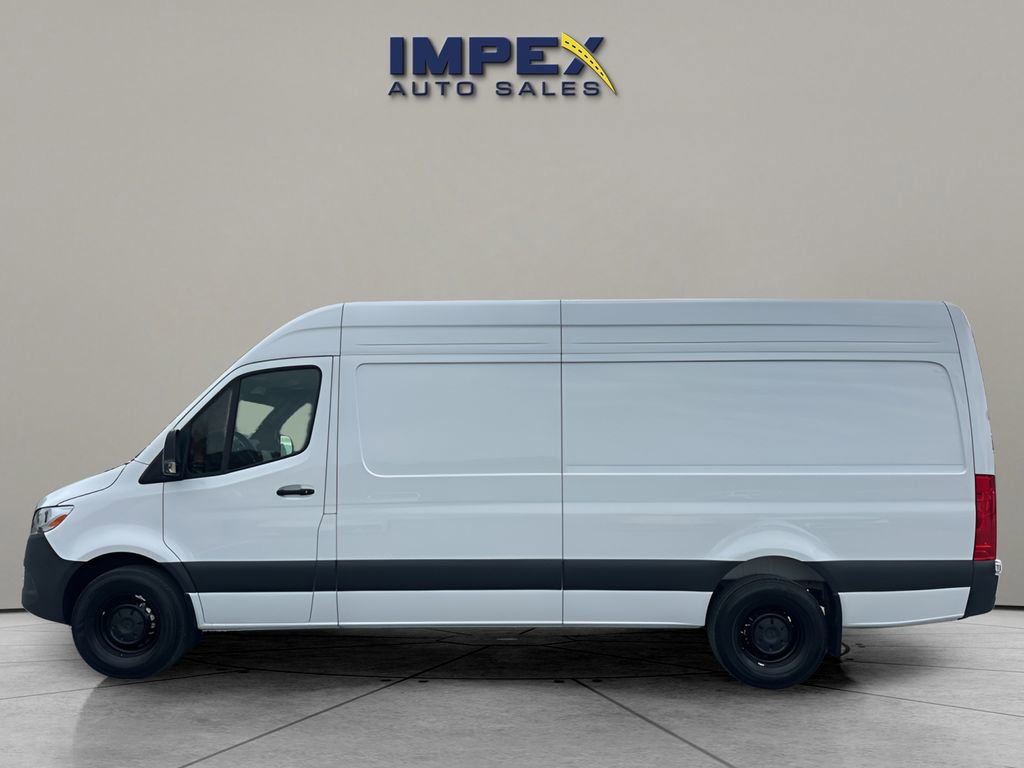 Used 2025 Mercedes-Benz Sprinter 2500 image 2
