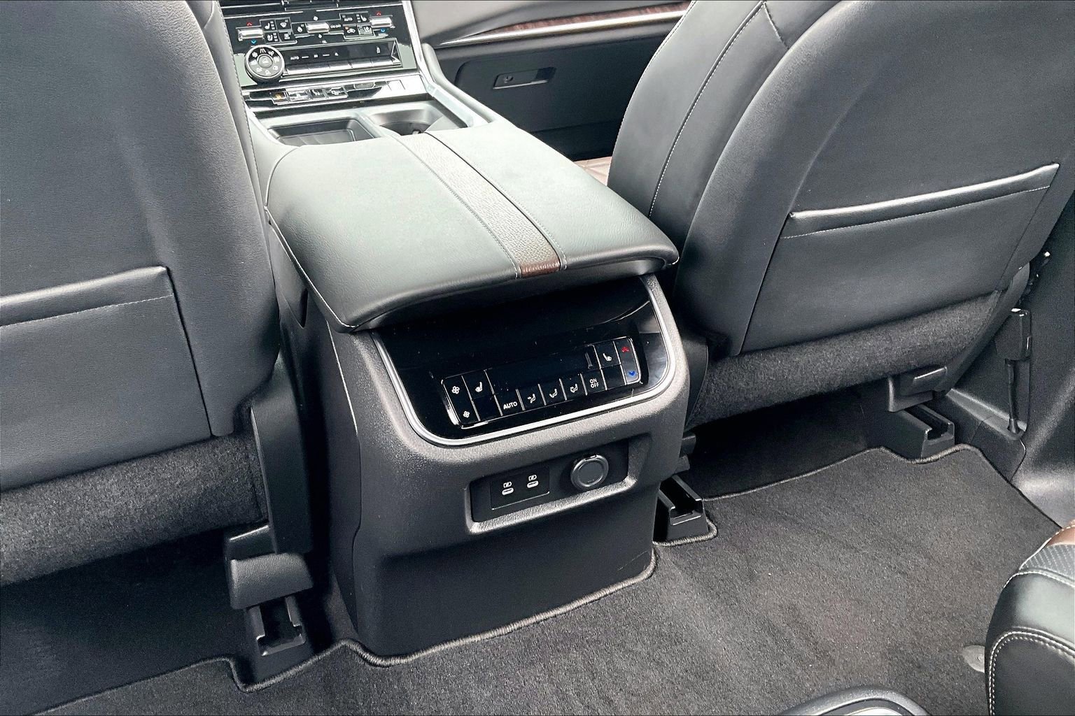 Used 2025 Nissan Armada Platinum w/ Convenience Package AWD/4WD image 10