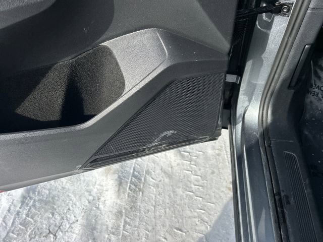 Used 2023 Volkswagen Tiguan SE image 30