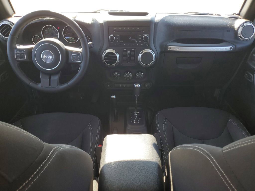 Used 2017 Jeep Wrangler Unlimited Sahara w/ Connectivity Group image 21