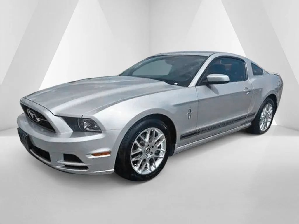 Used 2013 Ford Mustang Premium RWD image 3