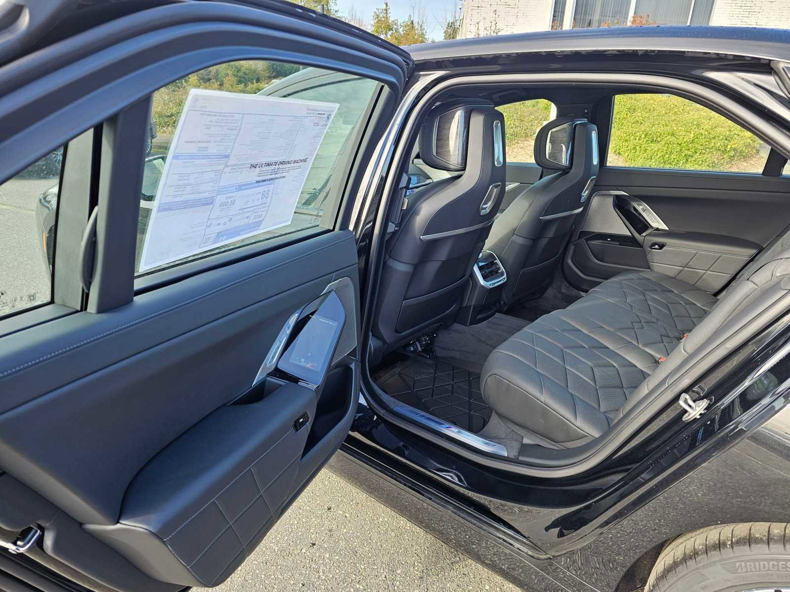 New 2024 BMW i7 xDrive60 image 16