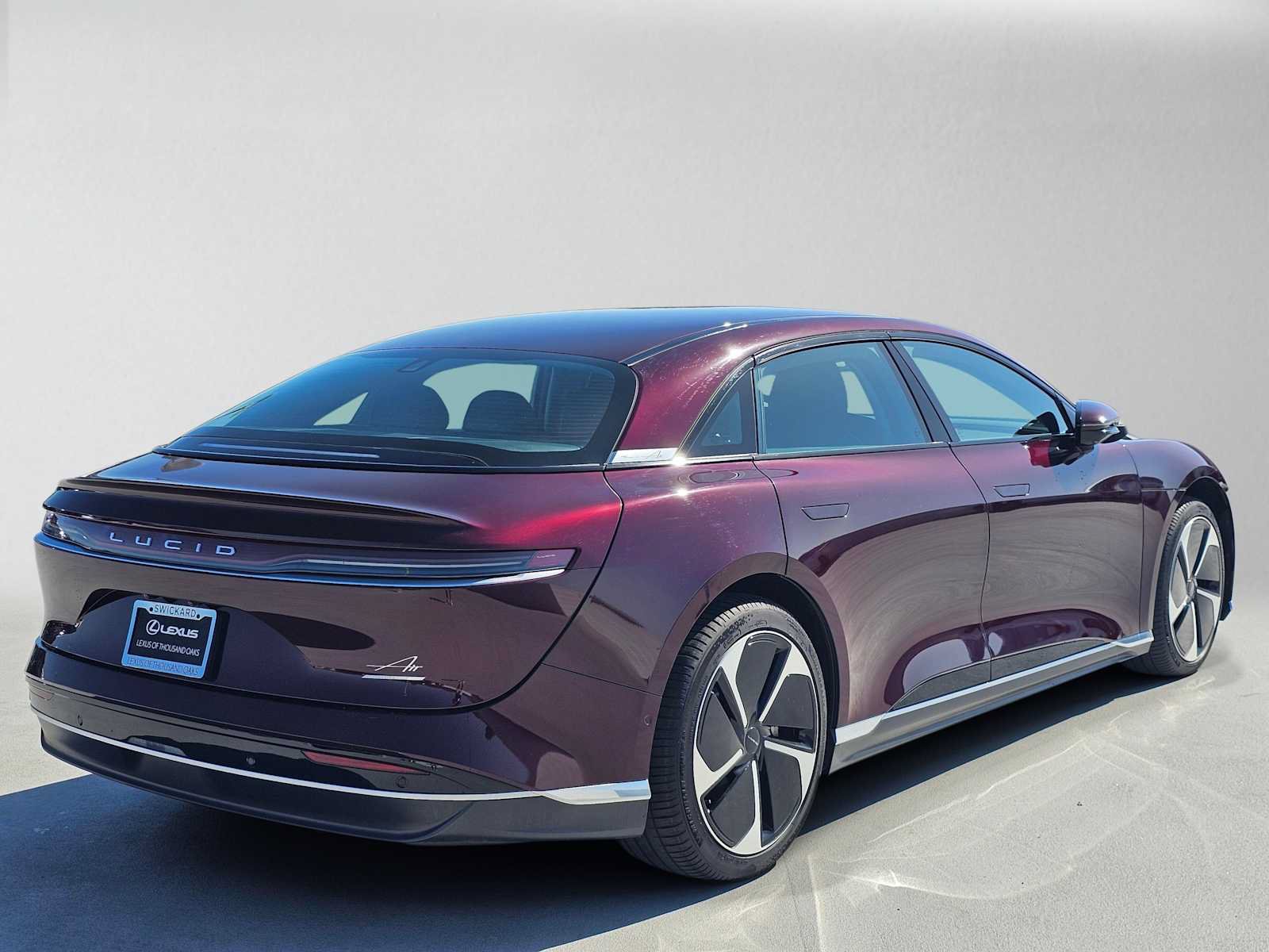 Used 2025 Lucid Air Touring AWD/4WD image 3