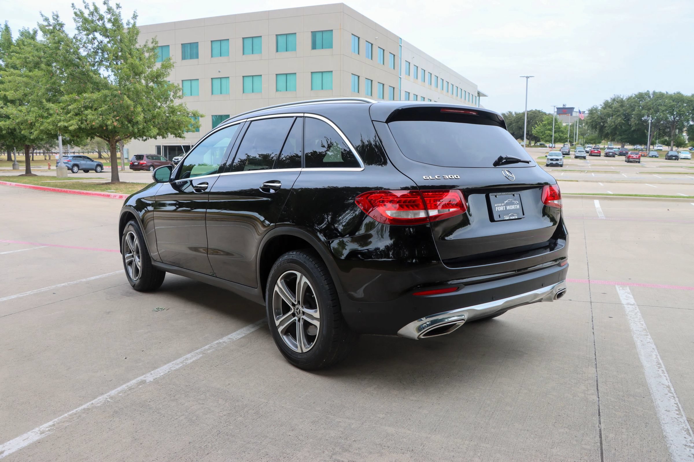 Used 2018 Mercedes-Benz GLC 300 w/ Multimedia Package image 5