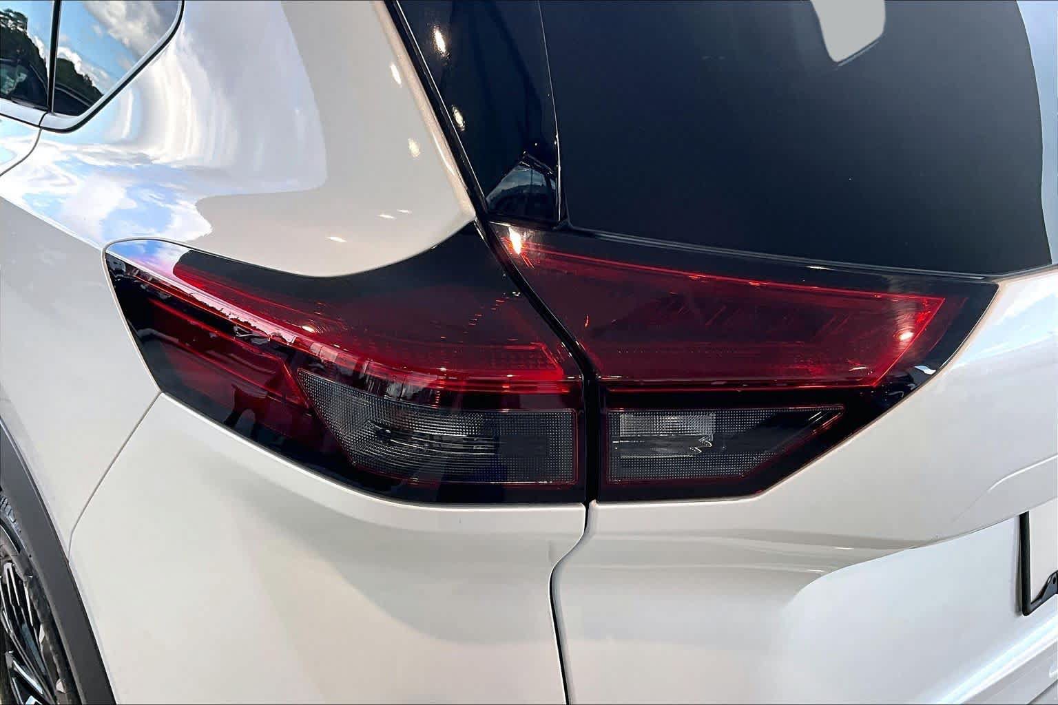 Used 2026 Nissan Rogue Dark Armor FWD image 27