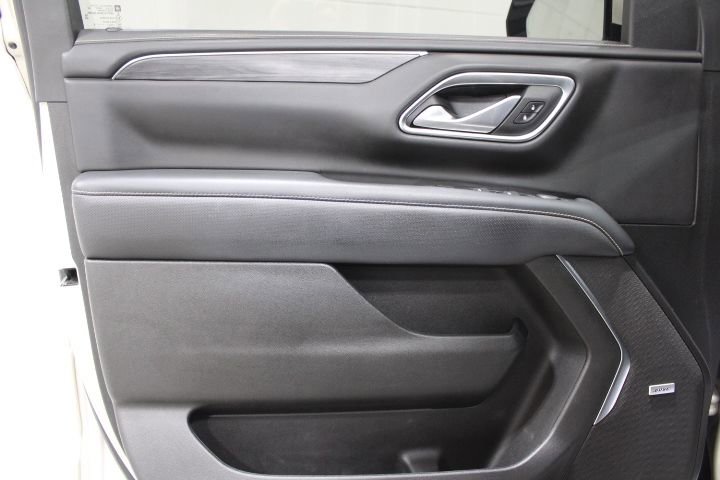 Used 2022 GMC Yukon SLT w/ SLT Premium Package image 19