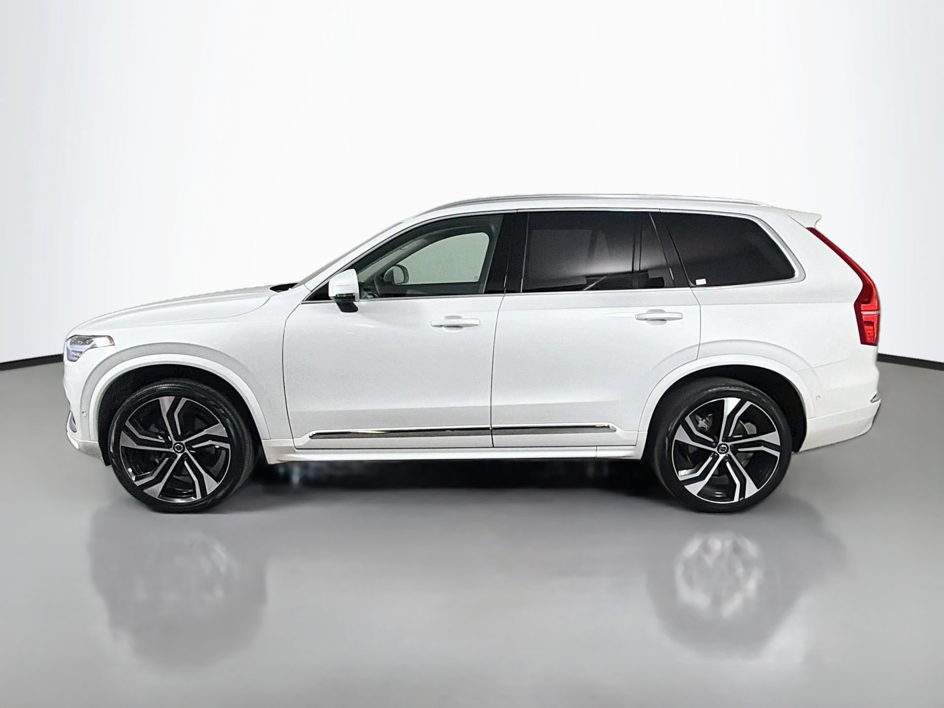 Used 2024 Volvo XC90 B6 Ultimate w/ Lounge Package AWD/4WD image 9