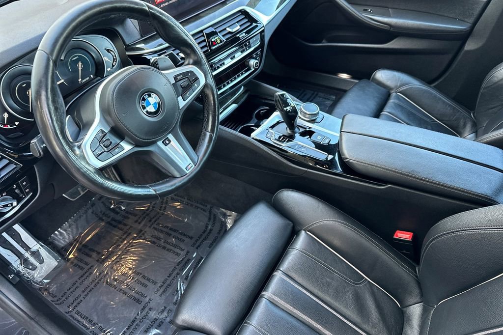 Used 2019 BMW 530e w/ M Sport Package image 9