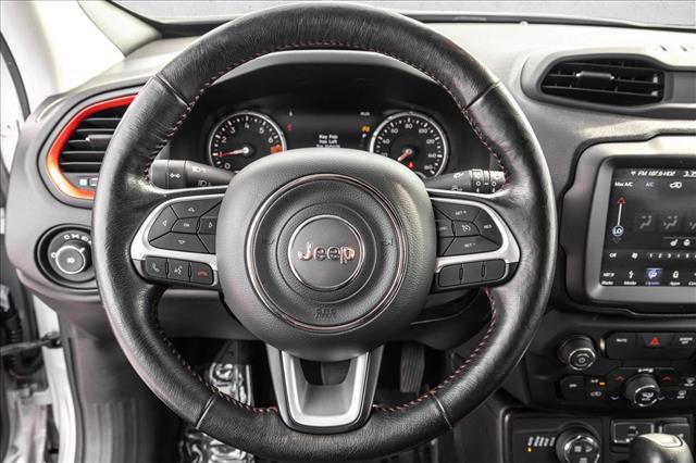 Used 2019 Jeep Renegade Trailhawk AWD/4WD image 19