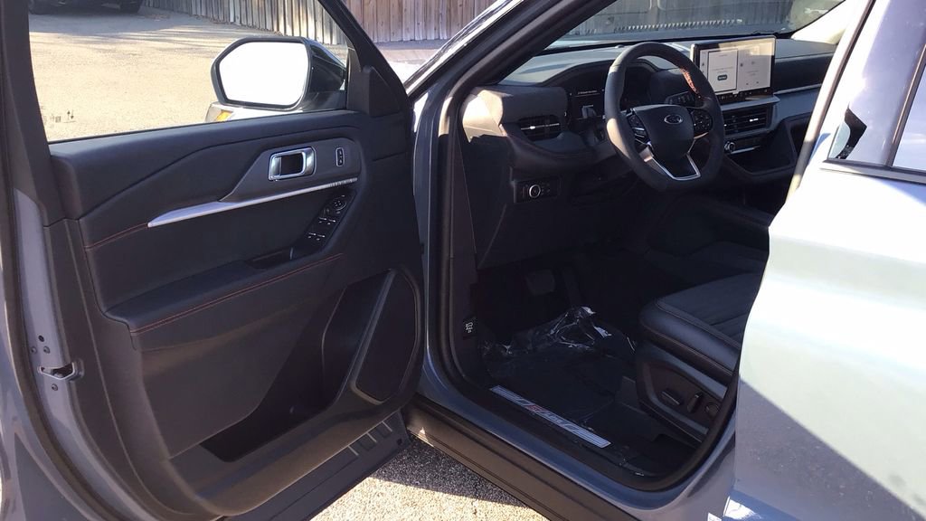 Used 2026 Ford Explorer ST-Line image 21