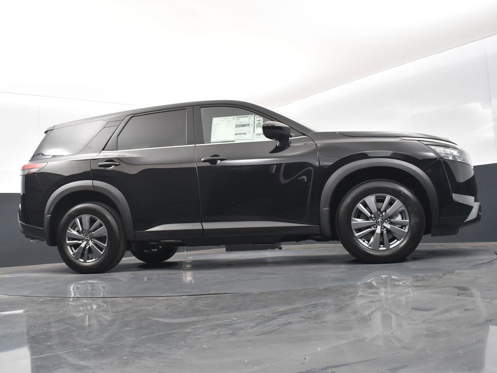 New 2025 Nissan Pathfinder S image 35