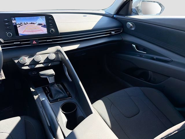 New 2026 Hyundai Elantra SE FWD image 24