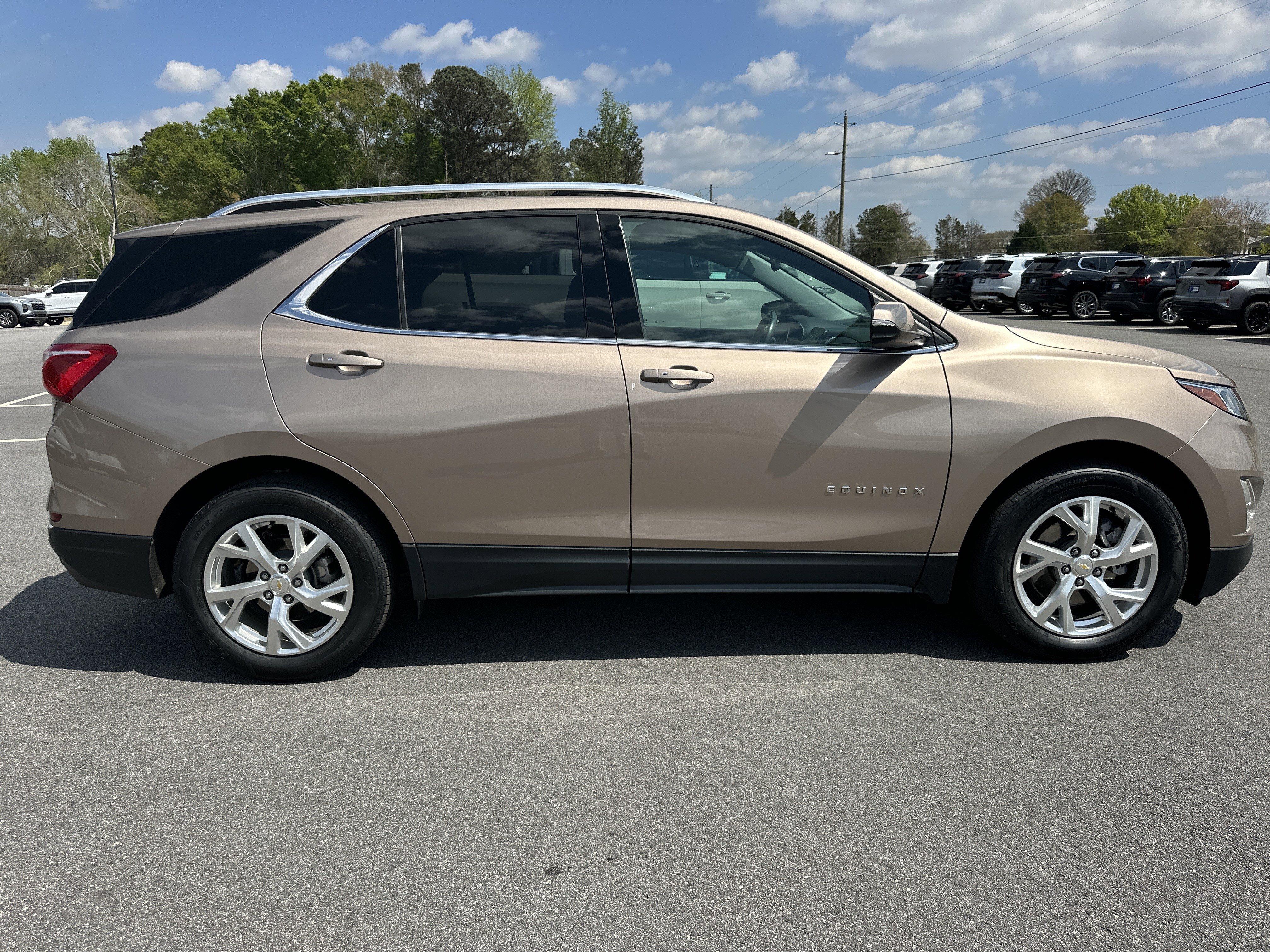Used 2019 Chevrolet Equinox LT w/ Sun & Navigation Package image 5