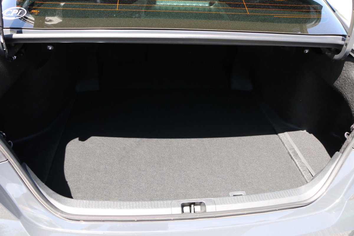 Used 2025 Toyota Camry XLE FWD image 30