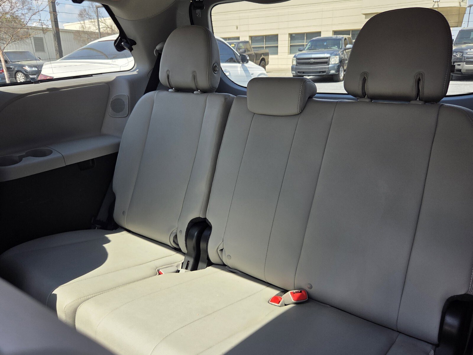 Used 2015 Toyota Sienna Limited image 11