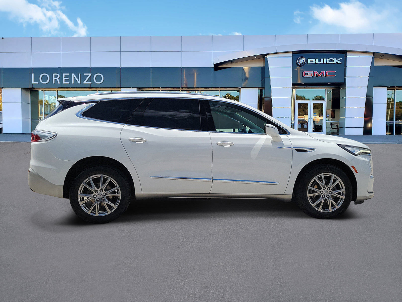 Used 2024 Buick Enclave Essence w/ Experience Buick Package FWD image 4