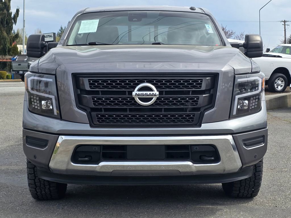 Used 2021 Nissan Titan SV w/ SV Convenience Package image 3