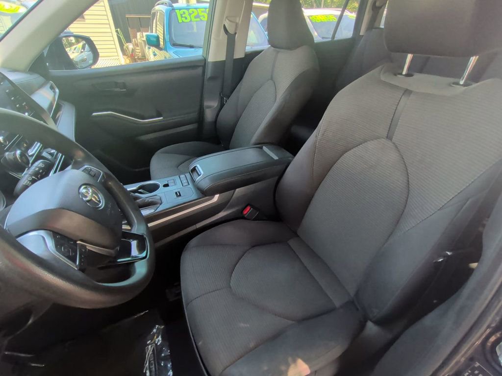 Used 2020 Toyota Highlander L FWD image 14
