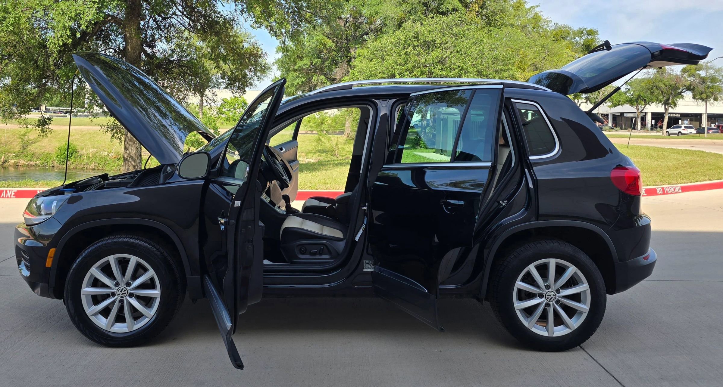 Used 2017 Volkswagen Tiguan Wolfsburg Edition AWD/4WD image 14