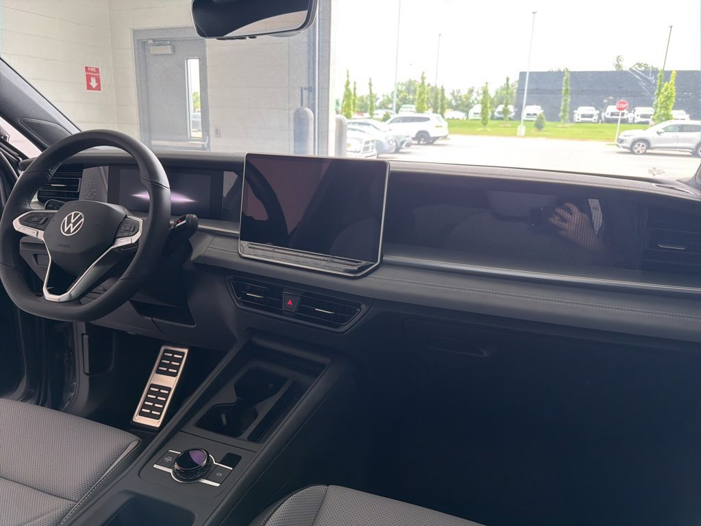 New 2026 Volkswagen Tiguan SE R-Line AWD/4WD image 37